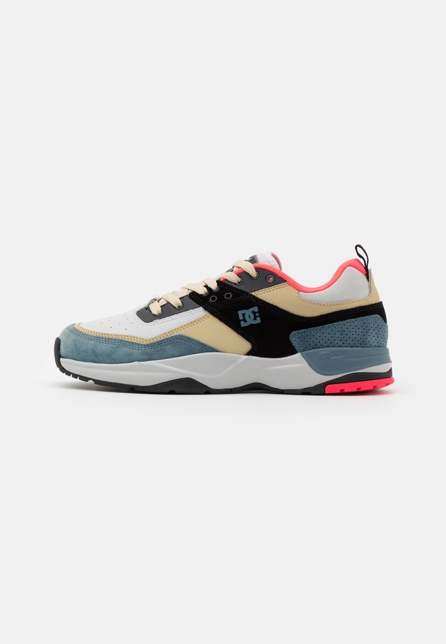 E.TRIBEKA SE UNISEX - Zapatillas skate - blue/ashes
