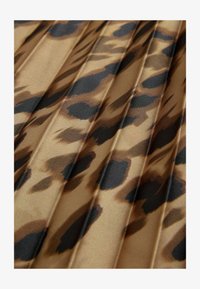 Sélectionné, leopard print