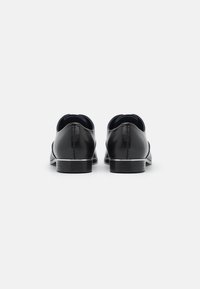 Zign Sapatos de atacadores - black