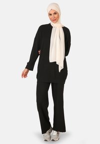 Modanisa Svetr - black