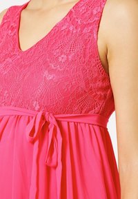 MAMALICIOUS Koktejlové šaty / šaty na párty - red