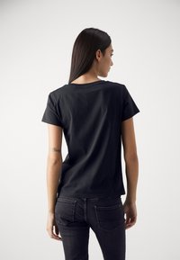 Levi's® PERFECT VNECK - Paprasti marškinėliai - caviar