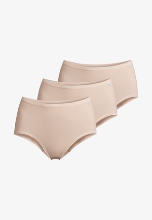Drei beige, hoch taillierte Damen-Slips mit elastischen Bund, überlappend auf weißem Hintergrund angeordnet.