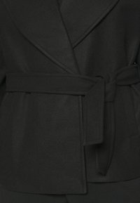 Vero Moda Curve VMANNE BERGEN  - Manteau court - black
