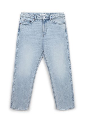 Jeans in denim blu chiaro con taglio dritto, cinque tasche, chiusura con bottone e leggero sbiadimento su tutto il tessuto.