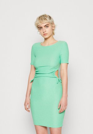 Pieces PCLUNA RUCHING DRESS - Trikotaažkleit - irish green
