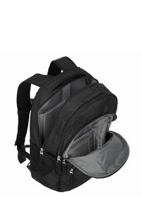 Schwarzer Rucksack mit mehreren Fächern, darunter ein gepolstertes Innenfach. Verfügt über Reißverschlussverschlüsse und netzseitige Taschen für zusätzlichen Stauraum.