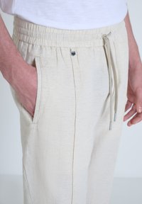 Antony Morato NATE REGULAR FIT - Broek - ecru