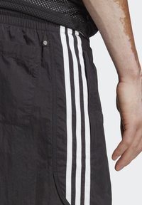Thumbnail Image 5