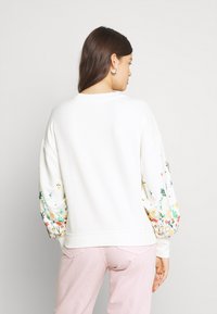 ONLY ONLBROOKE O-NECK FLOWER  - Camisola - cloud dancer