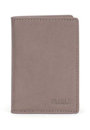 Portefeuille bi-volets en cuir taupe avec bords cousus et "FAGOLA" embossé dans le coin inférieur droit.