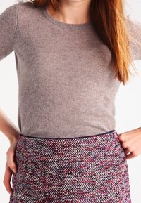 Zalando Essentials Svetr - taupe