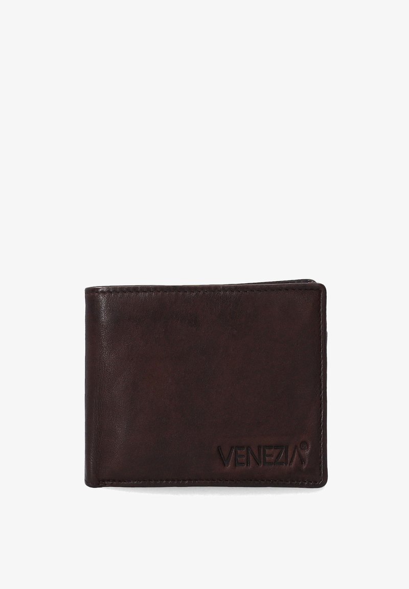 Bruine leren portemonnee met gestikte randen, compact ontwerp, geperst logo en gladde textuur, voorzien van een omvouwbare stijl voor gemakkelijke toegang.