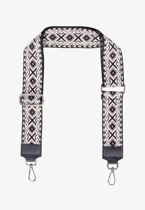 Gewebtes Stoffband mit einem schwarz-weißen geometrischen Muster, silberner Hardware und Lederakzenten an den Enden.