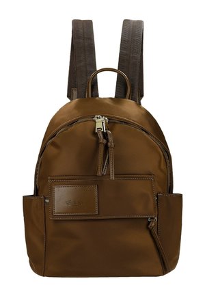Bruine rugzak met gevoerde schouderbanden, voorvak met rits, zijvakken en leren handvat en ritstrekkers.