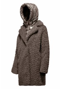Bruine pluchen jas met een gestructureerde, harige buitenkant en een glanzende, opbollende capuchon. Heeft een notch-kraag en openingen aan de voorkant.
