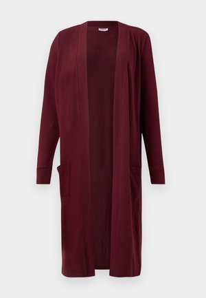 Burgundská dlouhá cardiánka vyrobená z měkké tkaniny, otevřený přední design, dlouhé rukávy a dvě přední kapsy. Hladká textura, minimální detaily.