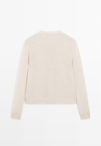 Maglione lungo in maglia beige chiaro a maniche lunghe con polsini, orlo e scollatura rotonda a coste, esposto piatto con la parte posteriore in vista.