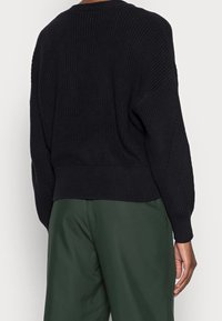 Esprit Kofta - black