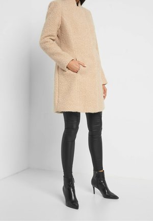 Mantel - beige