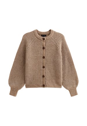Beige stickad cardigan med rund halsringning, knappstängning och puffärmar. Har en ribbad yta och fem bruna knappar.