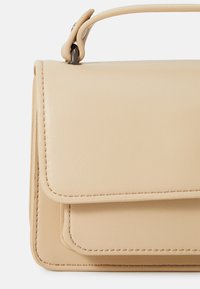 HVISK RENEI - Rokassoma - bone white