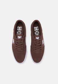 DC Shoes TEKNIC - Joggesko - chocolate brown