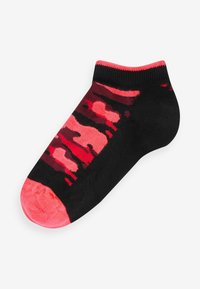 Sort ankelstrømpe med et rosa camouflage-mønster, solid rosa tå og ribbet sort manchet for en sikker pasform.