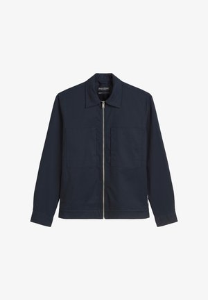 Marineblaue Zip-Jacke aus einem glatten Stoff, mit einem spitzen Kragen, zwei aufgesetzten Taschen vorne und langen Ärmeln mit geknöpften Manschetten.