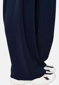 Unselected, navy basic
