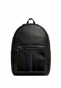 Schwarzer Leder-Rucksack mit strukturierter Oberfläche, abgerundetem oberen Abschluss, vorderer Reißverschlusstasche und vertikalen Streifen in Grün und Marineblau auf der Vorderseite.