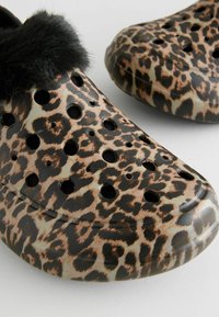 Next Tagant lahtised kingad - leopard