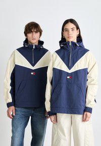Tommy Jeans GAME DAY CHICAGO POPOVER UNISEX - Tuulejope - dark ink