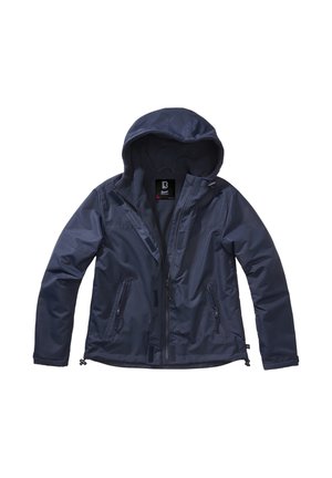 Granatowa kurtka z kapturem, z przednim zamkiem błyskawicznym, dwoma zapinanymi na zamek kieszeniami bocznymi oraz regulowanymi troczkami na dole i kapturze.