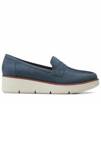 Chaussures à enfiler bleu marine avec une tige lisse, présentant un design texturé et une semelle plateforme blanche avec un accent en caoutchouc.