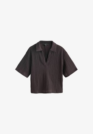 Kortærmet, kravebeklædt top i mørkebrunt tekstureret stof; har en løs pasform og en let cropped design.