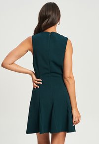 TUSSAH Denní šaty - emerald