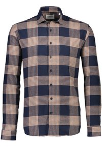 Camisa de cuadros en tonos azul marino y beige, confeccionada en algodón, con mangas largas, cierre frontal de botones y un cuello clásico con sutiles patrones de rayas.