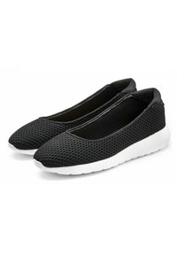 Scarpe slip-on in rete nera con punta arrotondata e tomaia testurizzata, dotate di suola in gomma bianca e collo elasticizzato.