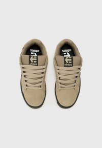 Etnies FADER UNISEX - Chaussures de skate - tan/black