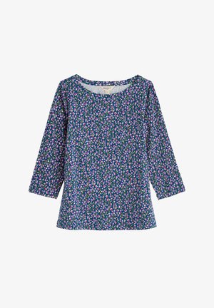 Top a stampa floreale con sfondo blu navy e fiori rosa e verdi. Realizzato in tessuto leggero, con scollo rotondo e maniche a tre quarti.