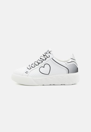 Love Moschino HEART LOVE - Sneakers basse - bianco/nero/argento