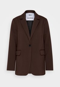 Blazer marrone con rever a punta, chiusura a un bottone e due tasche frontali. Tessuto liscio con una sottile texture. Etichetta del marchio visibile all'interno.