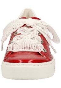 ara Trainers - red