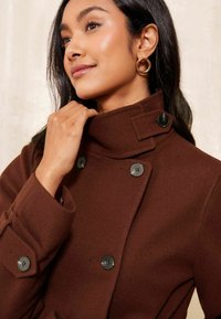 Friends Like These REGULAR FIT - FUNNEL NECK   - Trench - chocolate brown