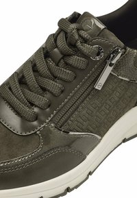 Tamaris Sneakers basse - olive comb