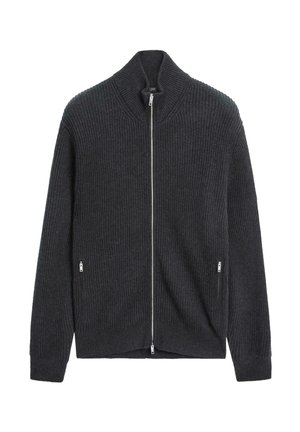 Charcoalgrijze ribgebreide zip-up trui met een hoge kraag en twee zijzakken met rits. Gemaakt van textiel, heeft een ontspannen pasvorm en lange mouwen.