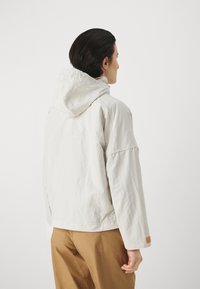 Patagonia SKYSAIL - Giacca outdoor - dyno white/terra pink