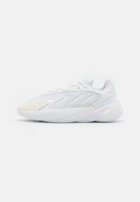 adidas Originals OZELIA UNISEX - Matalavartiset tennarit - white
