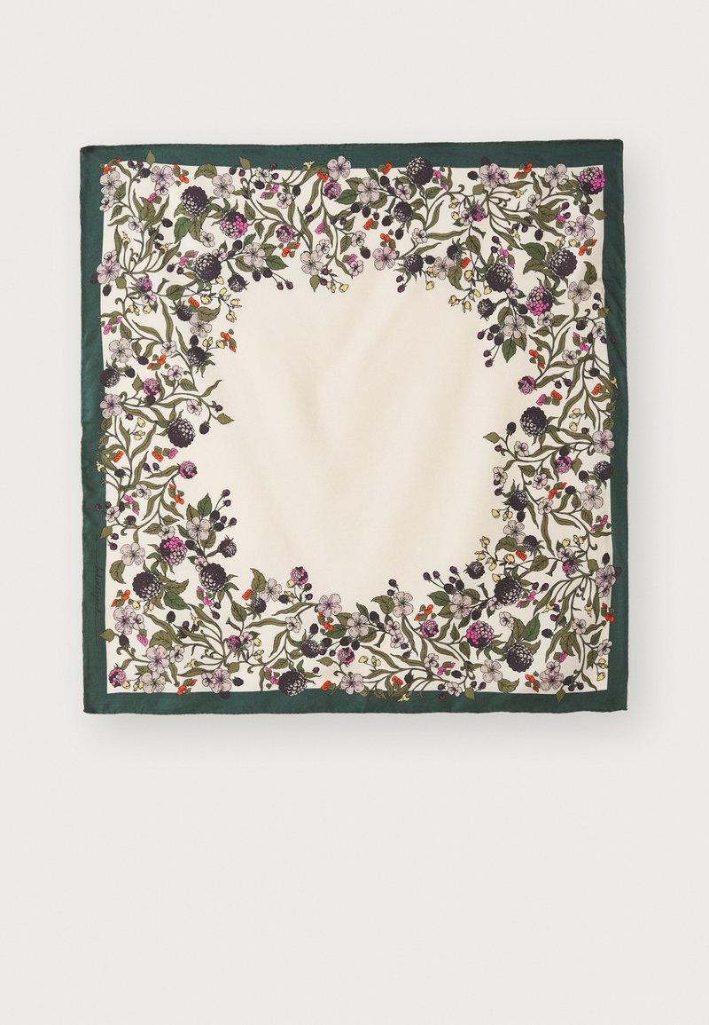 Foulard en soie avec un centre crème, bordé de motifs floraux complexes en vert, violet et rouge. Fini avec un liseré vert foncé.